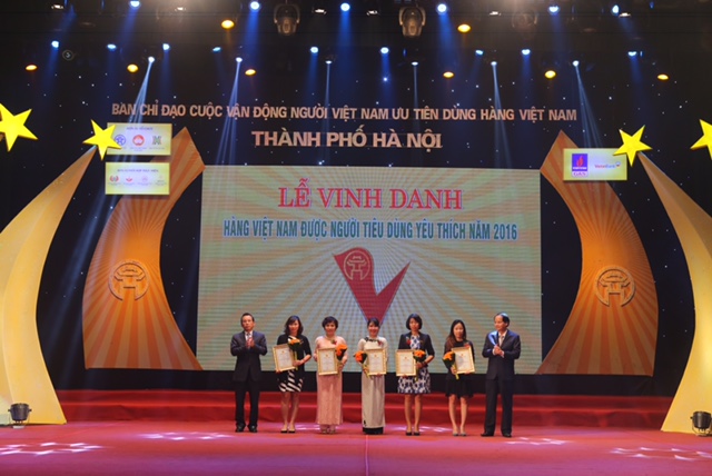 Bình nước nóng Rossi lọt Top 5 hàng Việt được người tiêu dùng yêu thích năm 2016